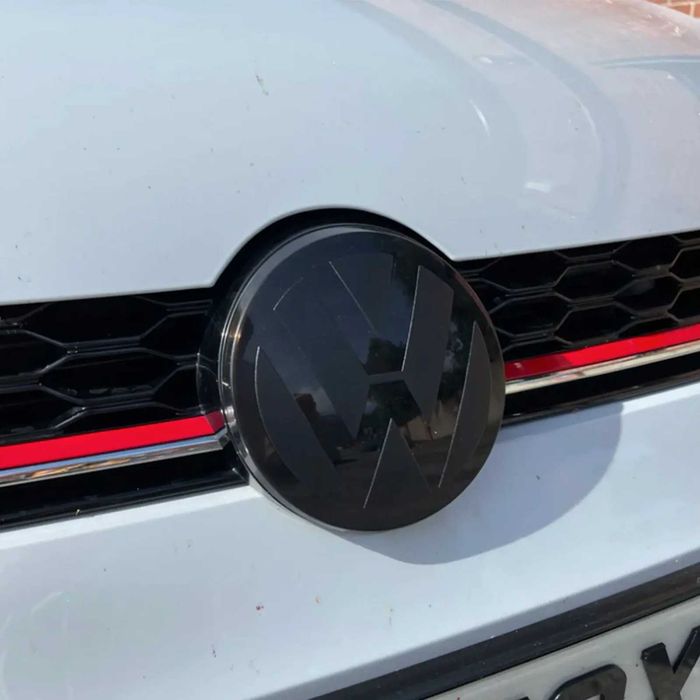 Черни емблеми за VW Golf 7,7.5 GTI / R – предна и задна (стъклен ефект)