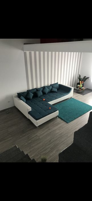 Vând Canapea 200x200cm si covor 1,40-1,98cmNegociabil.