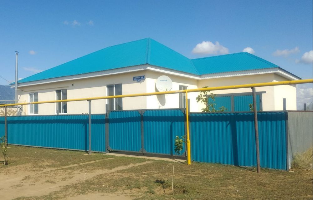 Продается дом с гаражем  в поселке Сарыжар