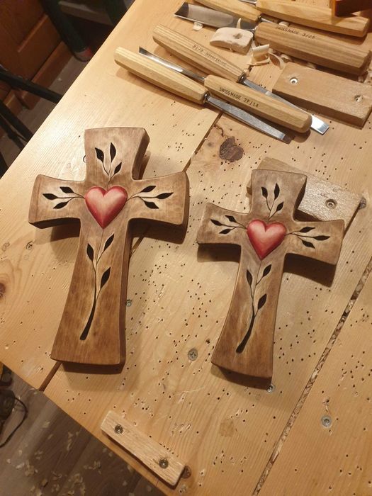 Cruci si icoane din lemn sculptate manual - cadouri cununie, casa