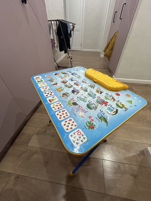 Продам детский стол