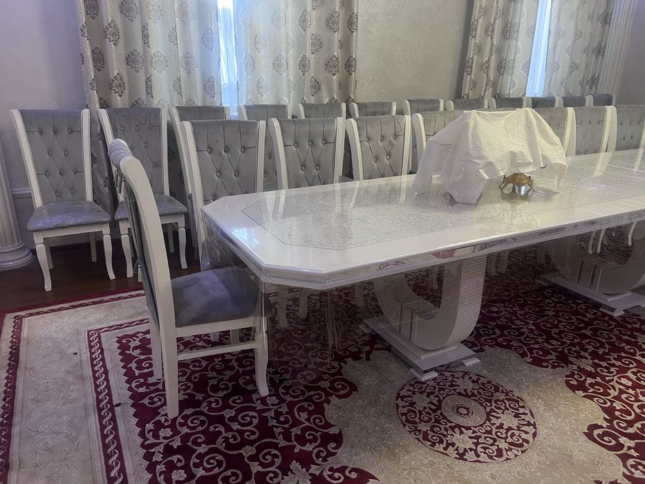 Продается стол и стулья