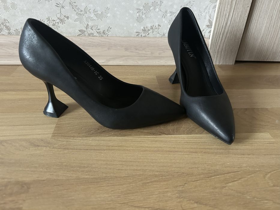 Продам туфли 35 размер