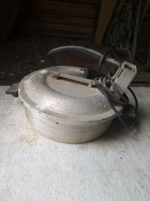 Продам электро печь и пароварку