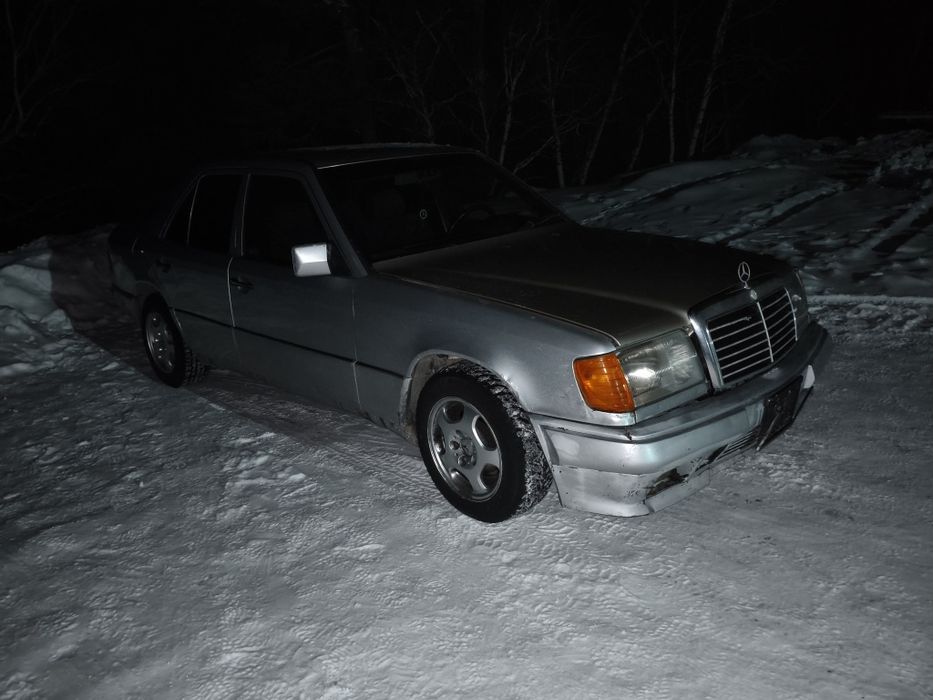 Mercedes Benz 220E W124