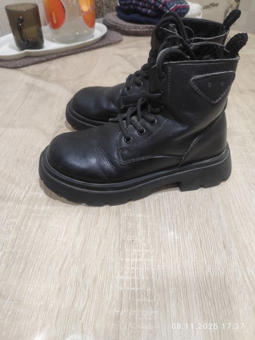 Теплые ботинки (кожанные) -33 разм,красовки с шипами для спорта 33 раз
