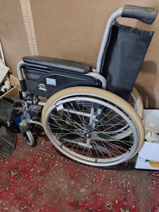 Инвалидная коляска