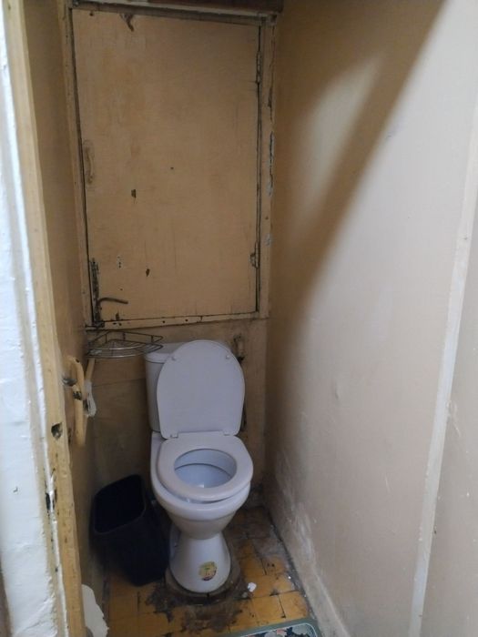 Чиланзар-24 дом 45 2/1/4 балкон 1,5х6