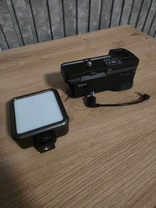 Грип Meike + кабел +  LED лампа Ulanzi, VL49, RGB