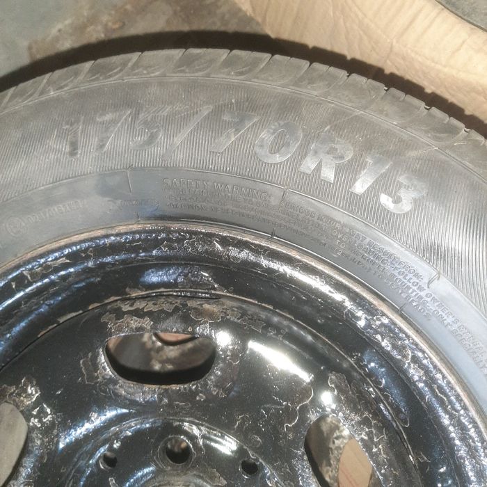 Продам 175 70 r13 комплект.
