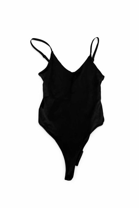 Черно дамско боди с тънки презрамки