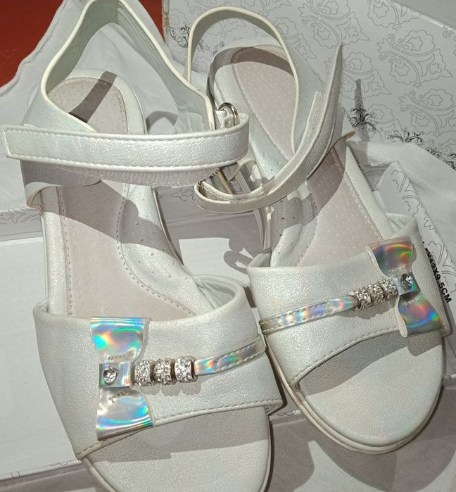 Детские сандали для девочек