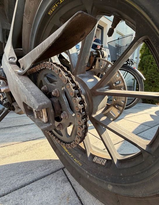 Yamaha MT 125  Fluo