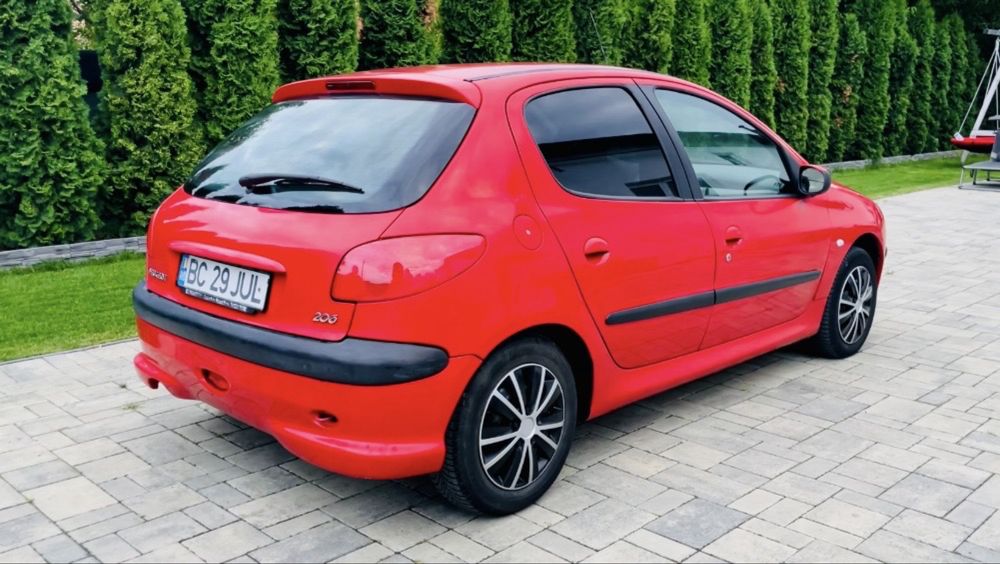 Vând Peugeot 206, an fabricație 2004, motor 1.4 HDi Diesel , clima , geamuri electrice