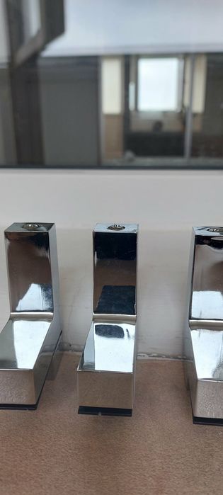 Продавам метални държачи