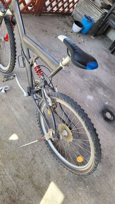 Vind bicicleta cu roti pe 26