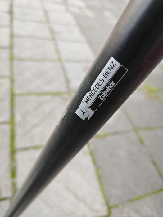 Две стойки за велосипеди Mercedes-Benz (Atera) със закл.чване