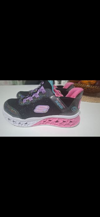 Adidași skechers noi  fete mas 32