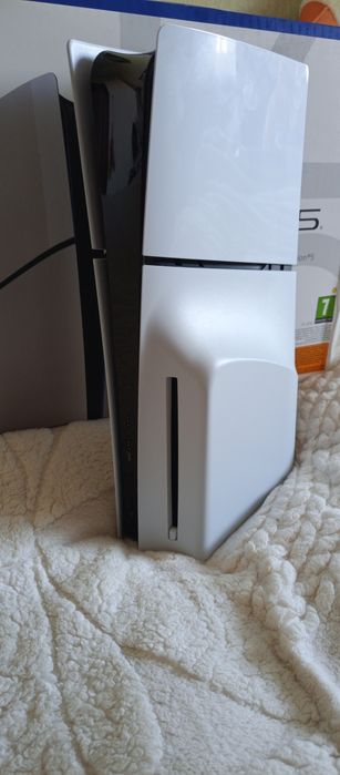 Продаётся Sony Playstation 5