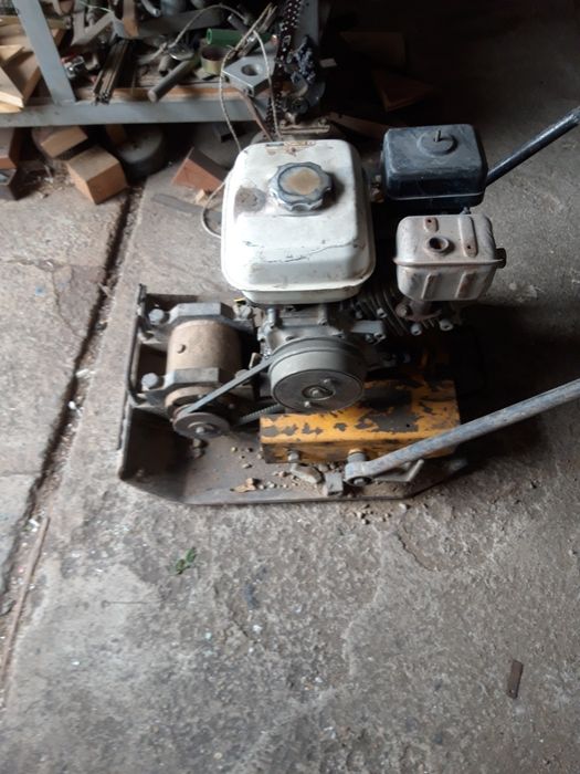 Бензиновый трамбовчик