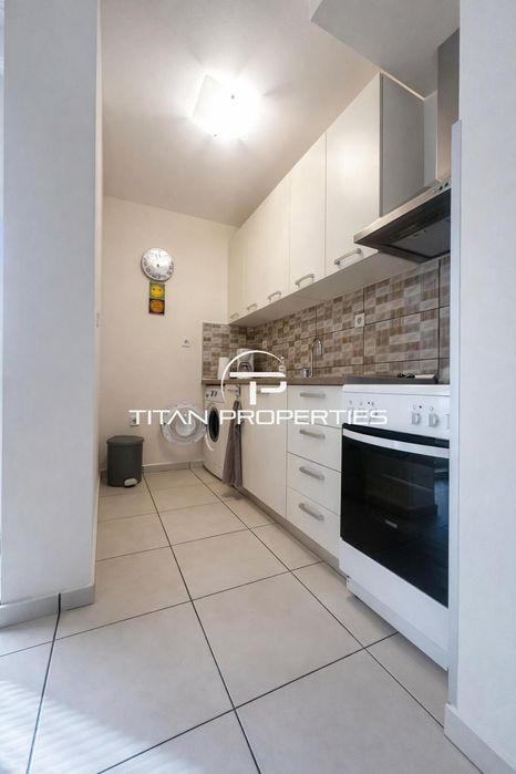 Дава се под наем Двустаен апартамент в Пловдив, Център - 65 кв.м за 448.8 € - Снимка #3