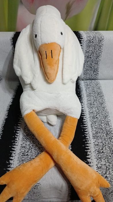 Продам игрушку гусь обнимусь