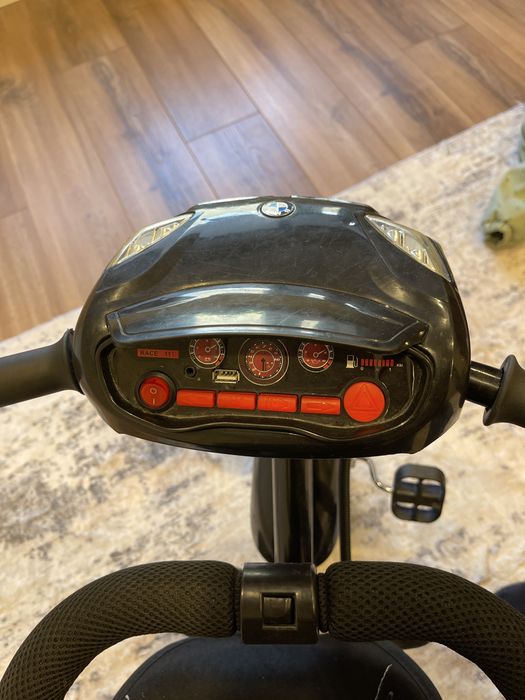 Велоколяска почти новая