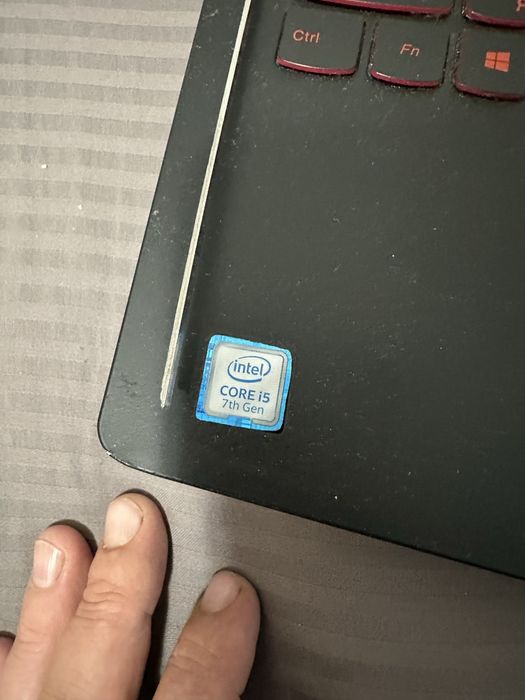 Ноутбук игравой Lenovo Y520