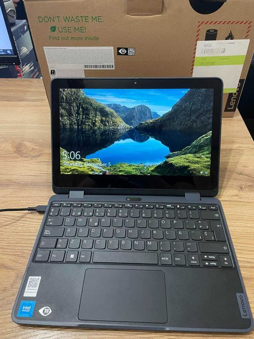 Лаптоп Lenovo 300W Yoga Gen 4  НОВ