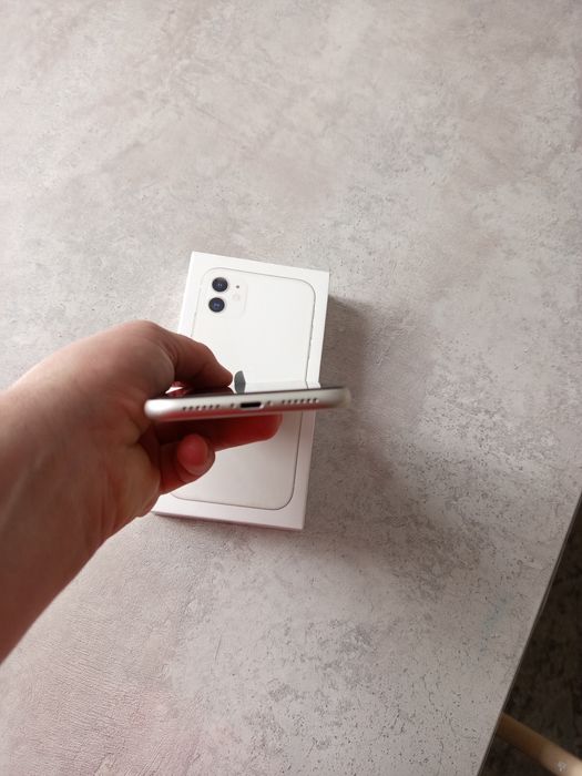 Продам iphone 11 64 GB