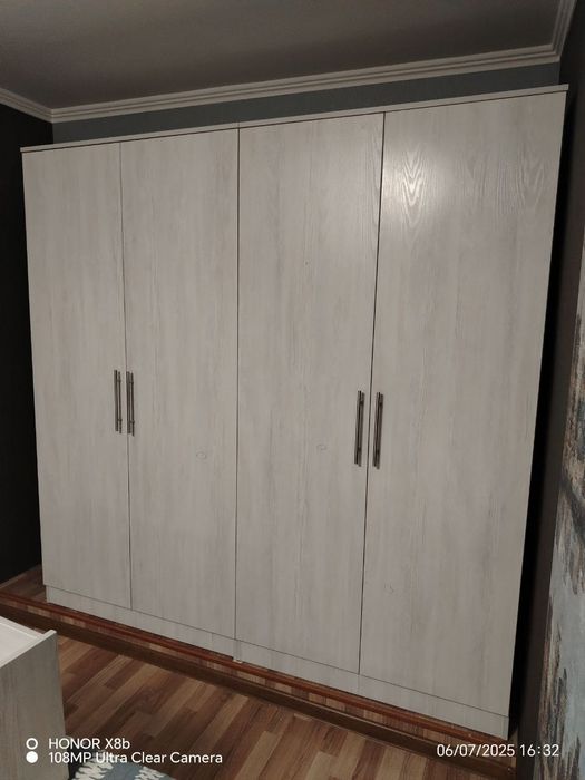 Shkaf sotiladi dastafka ustanovka bepul