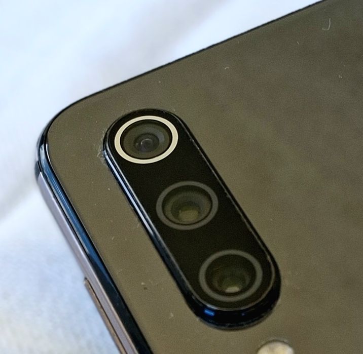 Xiaomi MI 9 SE дисплей 5.97"