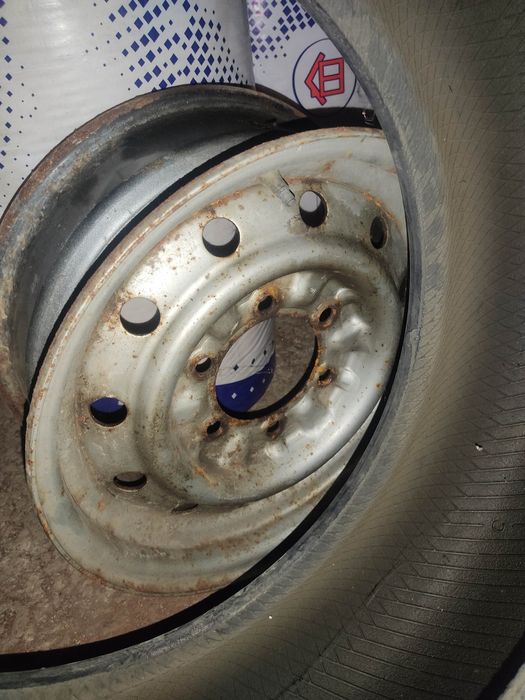 Продам один диск R 15. Разболтовка 6х139.7