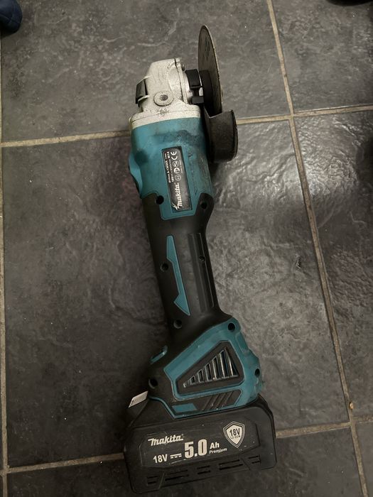 Шлаиф на батерия макита