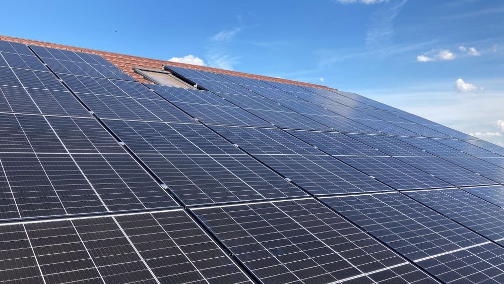 Sistem panouri solare fotovoltaice on si off grid prosumator montaj