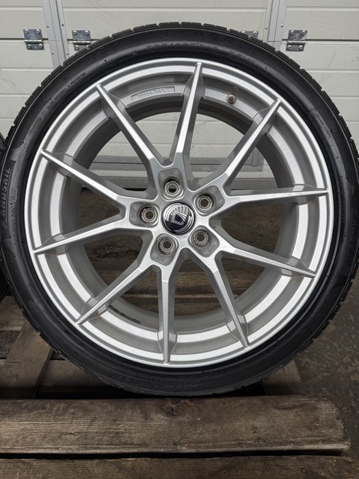 # Jante aluminiu VW Passat Arteon Tiguan Touran Skoda Superb Octavia cu anvelope de vara 235/40 R19