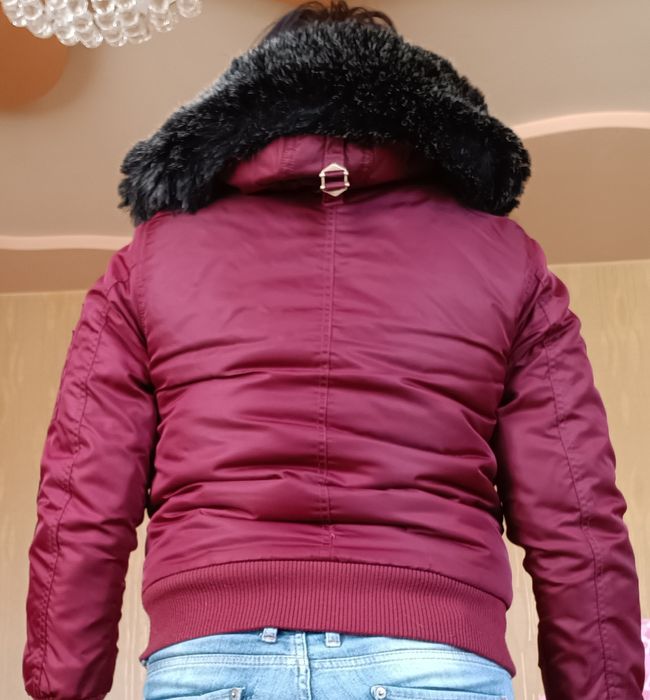 Дамско спортно яке