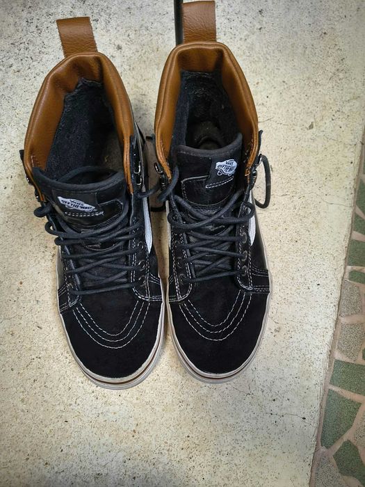 Зимни високи кецове Vans чисто нови