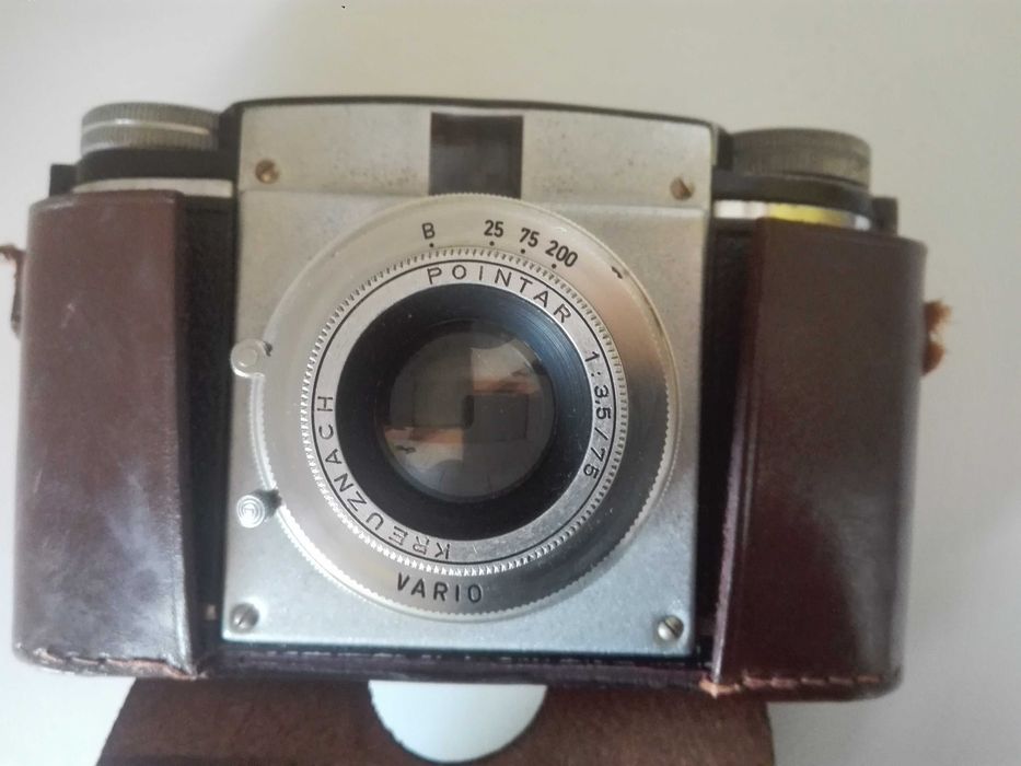 Три ретро фотоапарата.