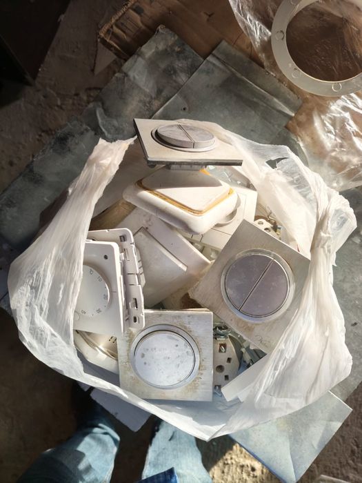 Продаются включатели и розетки для ремонта