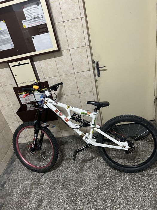 bicicleta full suspension