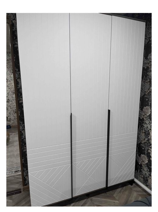 Распашной шкаф новый