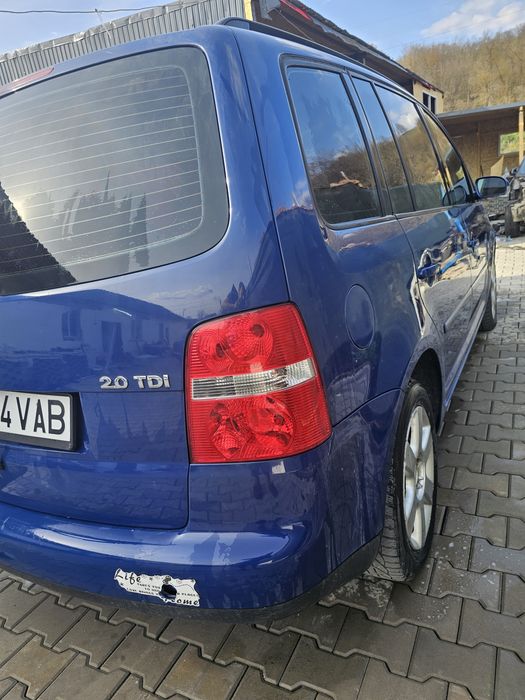 Vând Urgent Touran , citește anuntul