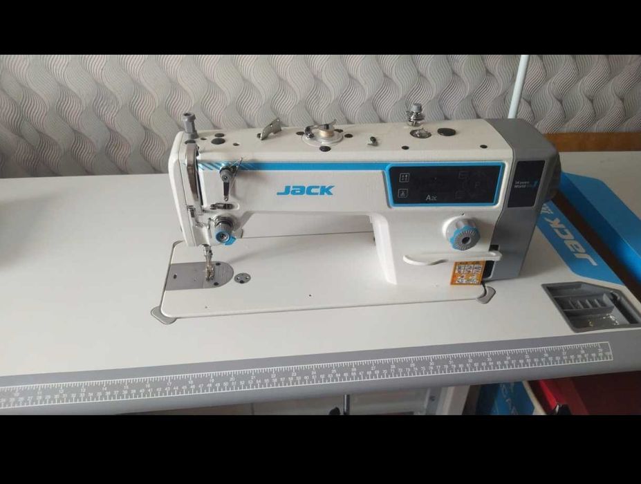 Продам швейную машинку и оверлок