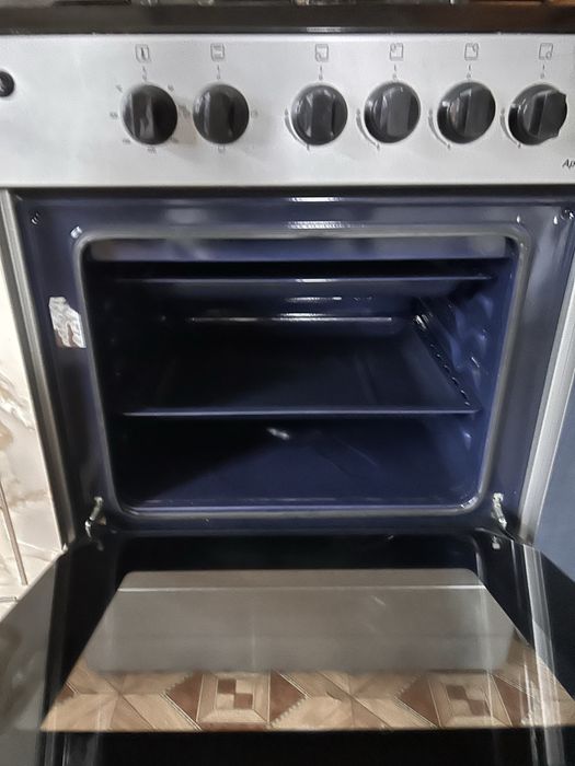 Продам газовую плиту