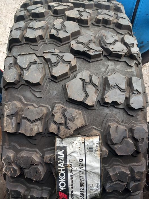 35x12.50 R 17 121Q Yokohama Geolandar X-MT M+S