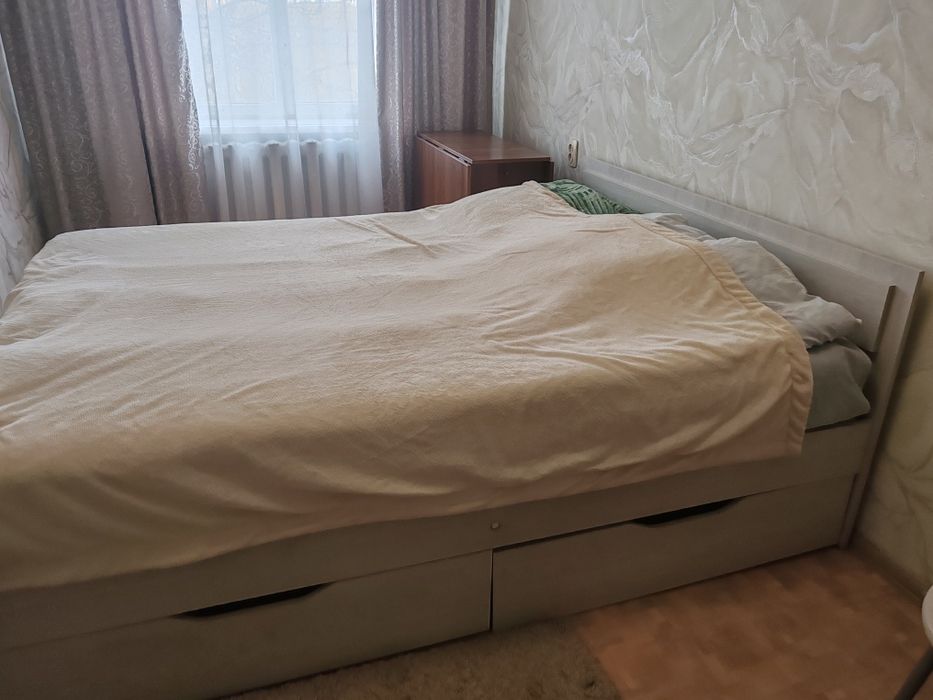 Продам кровать с матрасом