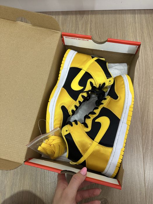 Nike Dunk High ESS TWIST womens