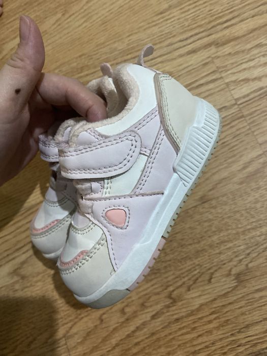 Кроссовки тёплые