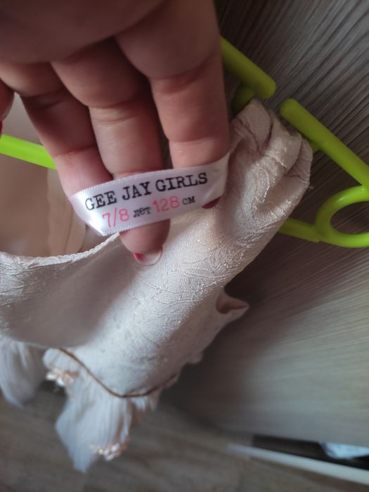 Продаю платье на девочку